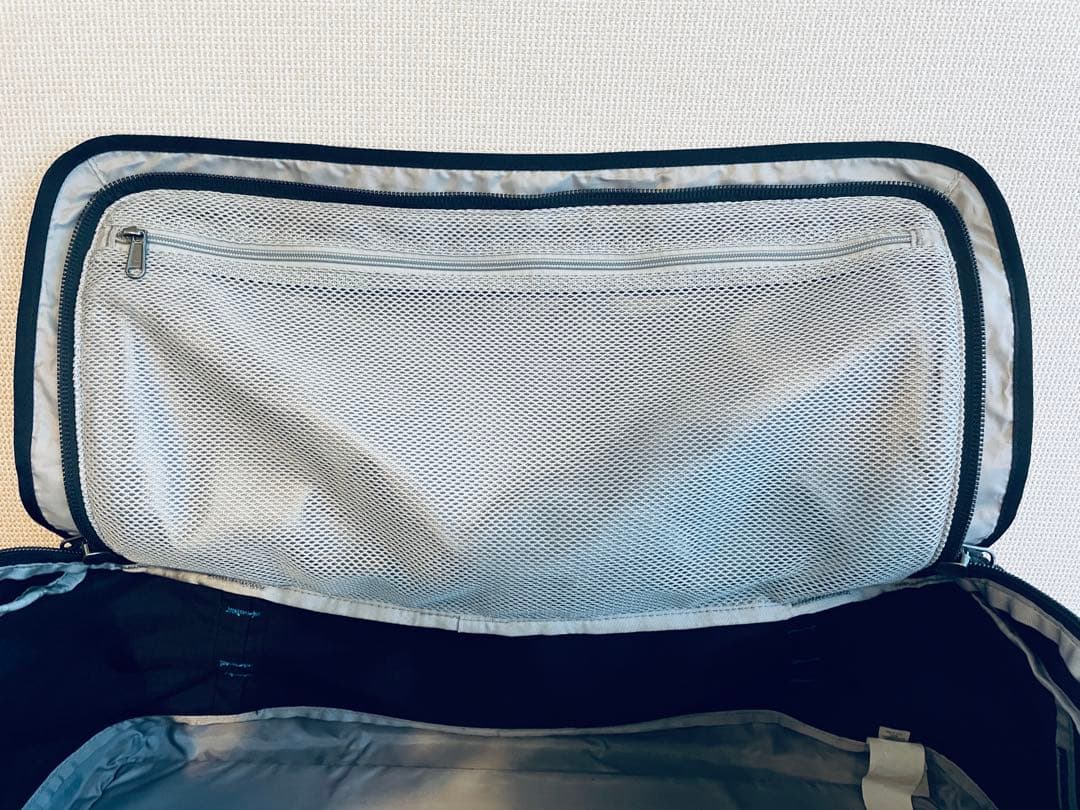 希少Patagonia ブラックホールダッフル Fitz Trout 55L