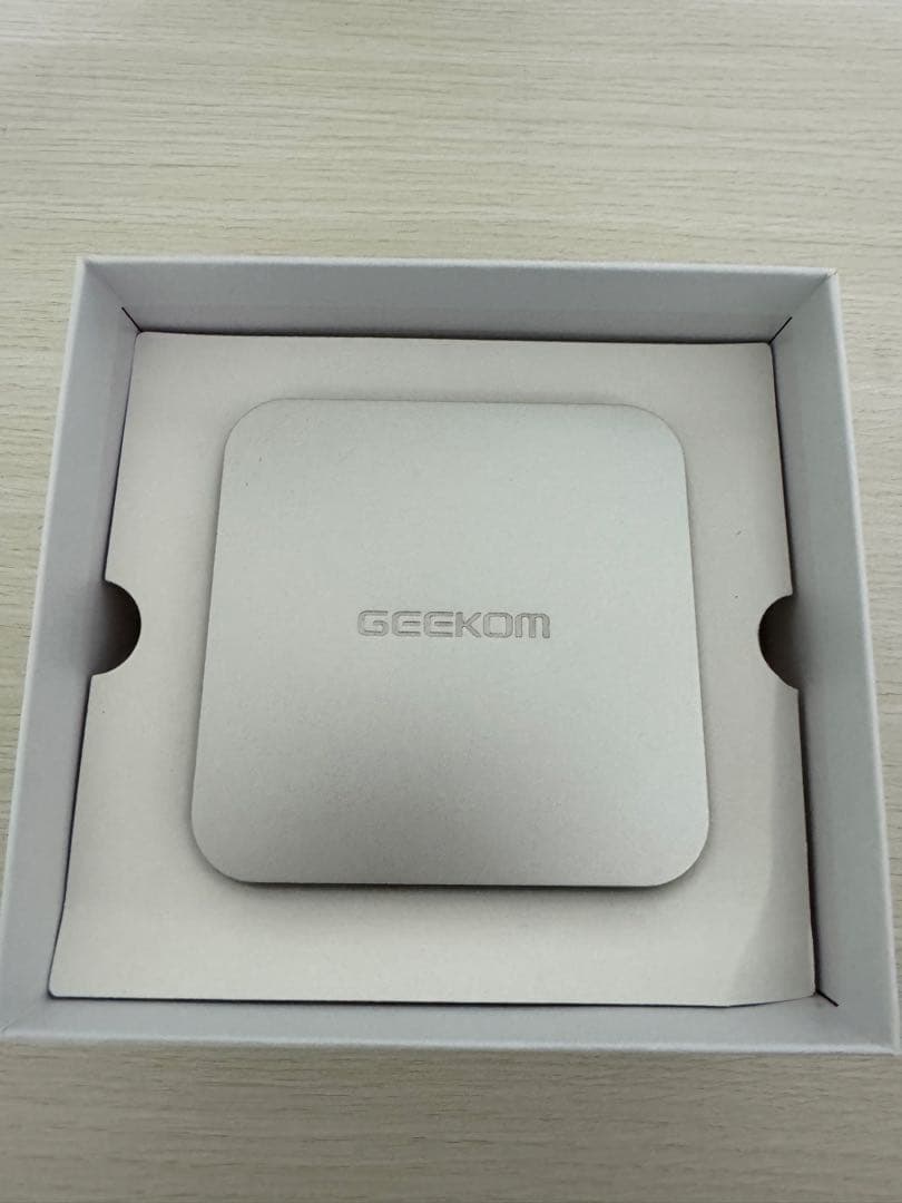 GEEKOM ミニPC A6 Ryzen 7 6800H 2ピン用変換プラグ付き
