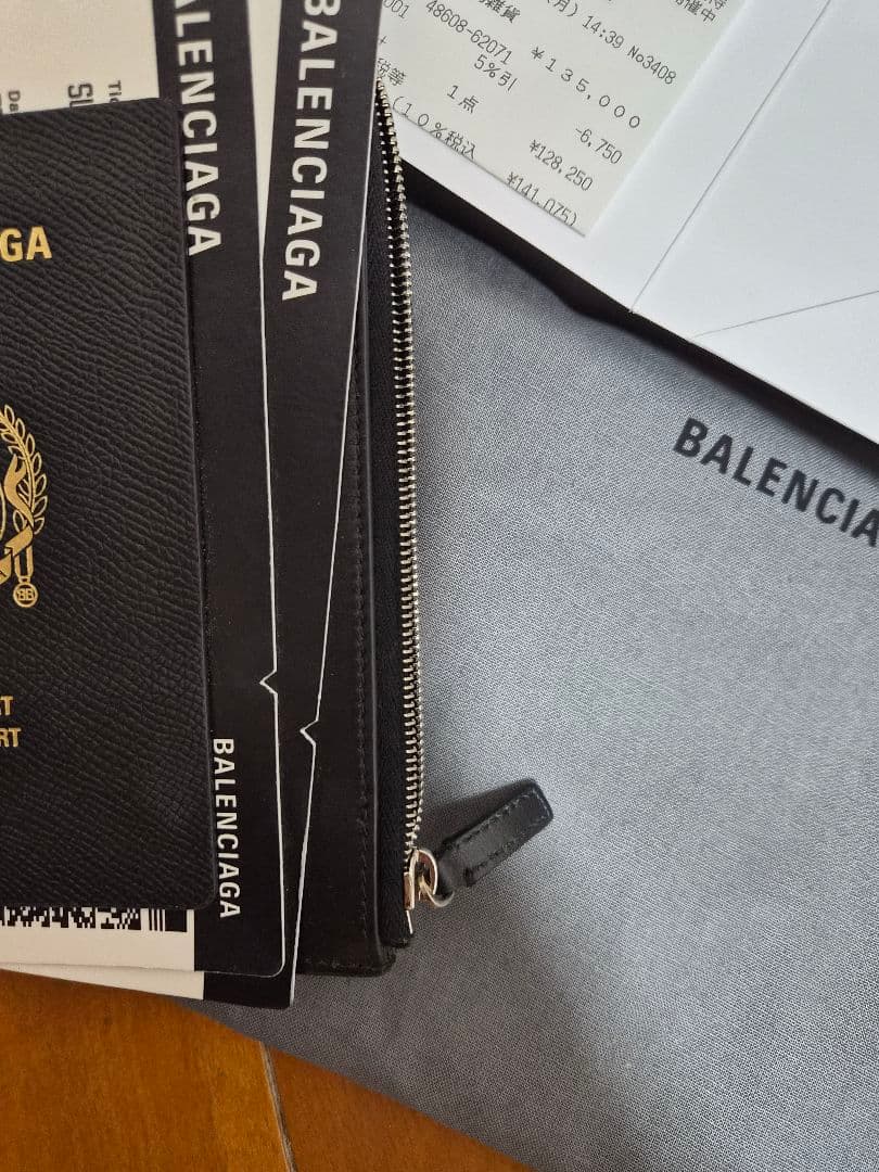 BALENCIAGA バレンシアガ パスポートケース 箱 保存袋 付き