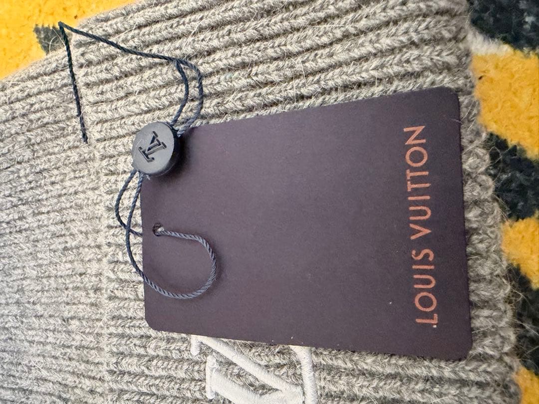 ひぃLOUIS VUITTON グレー ニット帽