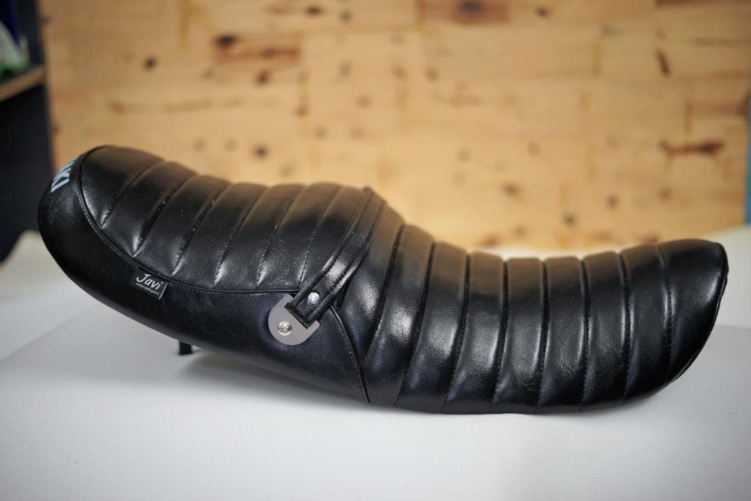 新品　z900rs　シート　　TYPE　１　新品（完成品,シートベース含む）