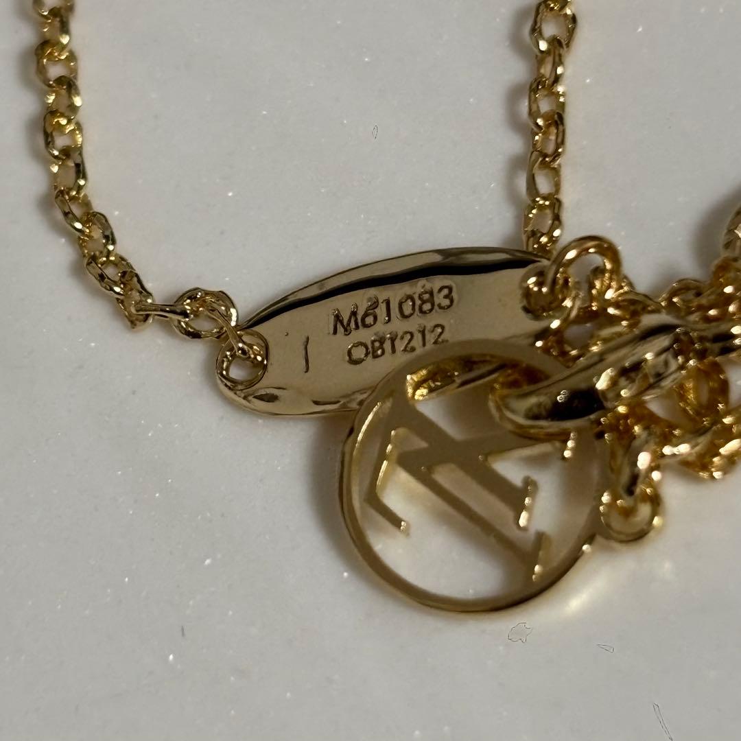 LOUIS VUITTON エッセンシャル　Vネックレス ゴールド　極美品