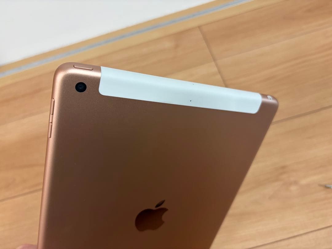美品　Apple iPad (第6世代) 32GB ゴールド　SIMロック解除済