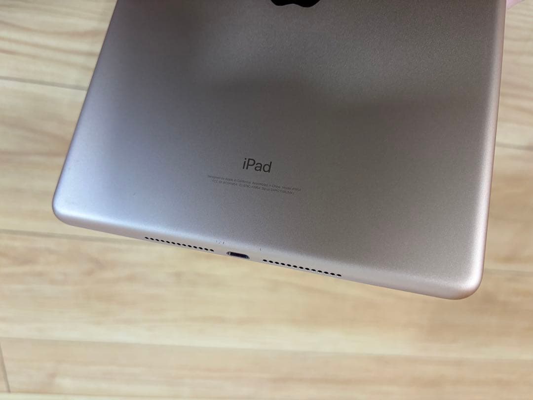 美品　Apple iPad (第6世代) 32GB ゴールド　SIMロック解除済