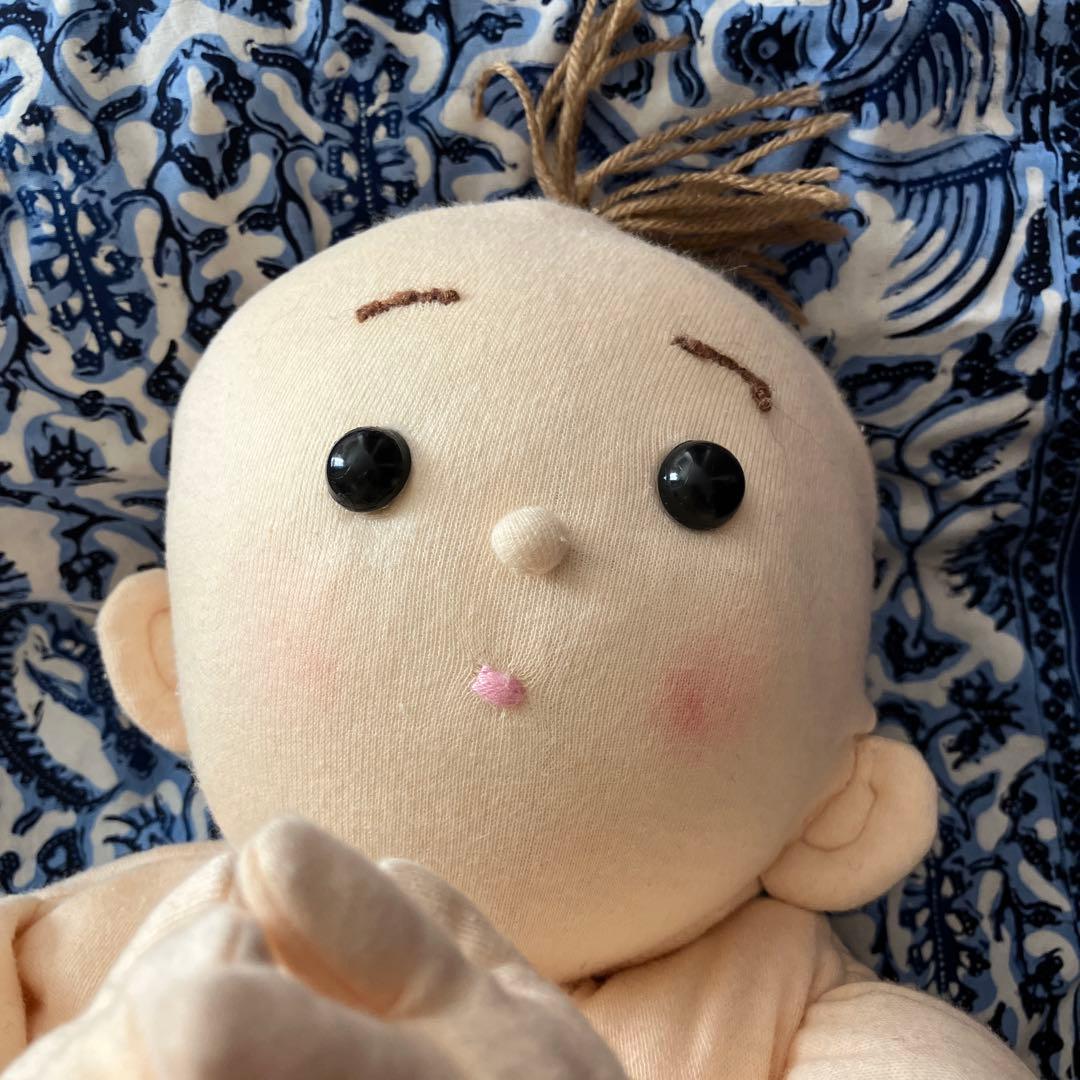 ハンドメイドの布製新生児人形 胎盤付き