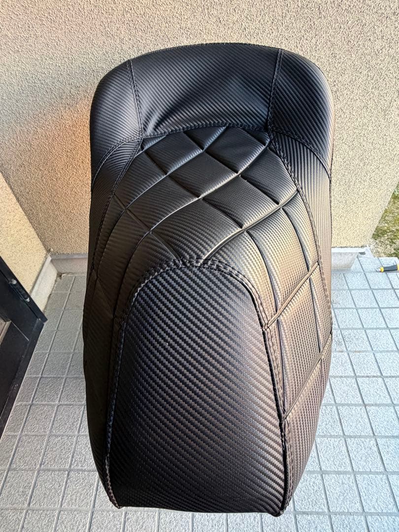 pcx125 ノイワットダン製 カーボン調 シート ダイヤモンドステッチ