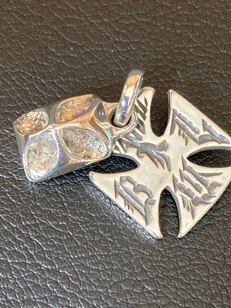 BWL Cross Pendant ゴールドオーバーレイ？ トラヴィスワーカー