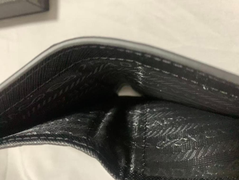 PRADA サフィアーノ 二つ折り財布 ゴールドメッキ金具&