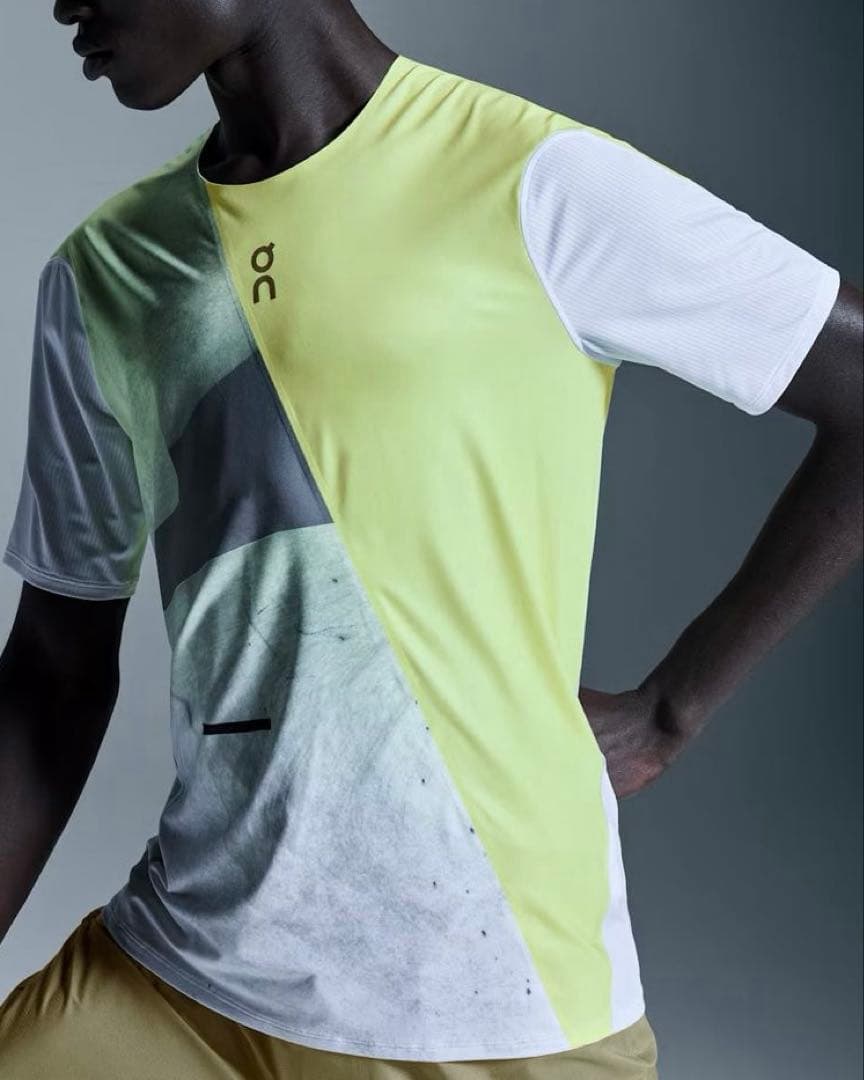 on オン　ULTRA ウルトラ　tシャツ ランニング　マラソン　トレーニング