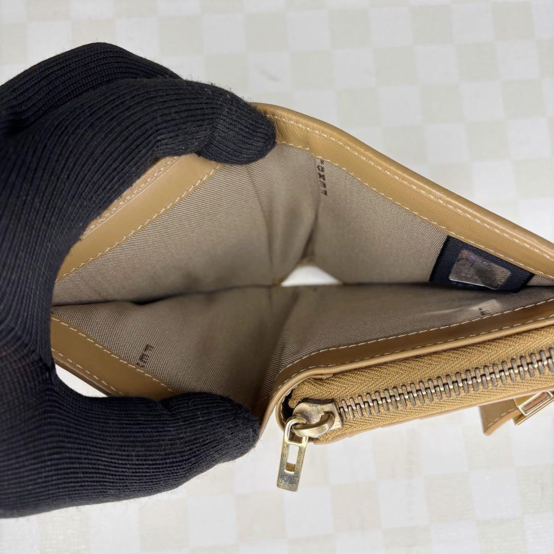 極美品　FENDI フェンディ　財布　二つ折り　ラウンドジップ　M06