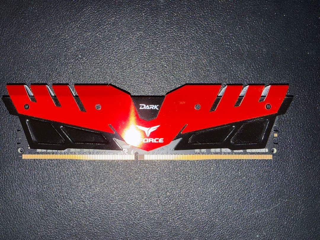 【動作確認済】Team DDR4 3000 16GB メモリ (1枚のみ)