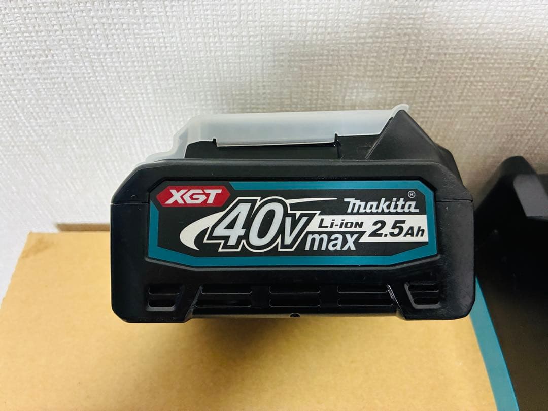 Makita 掃除機40V CL003G サイクロン一体式　専用ケース付
