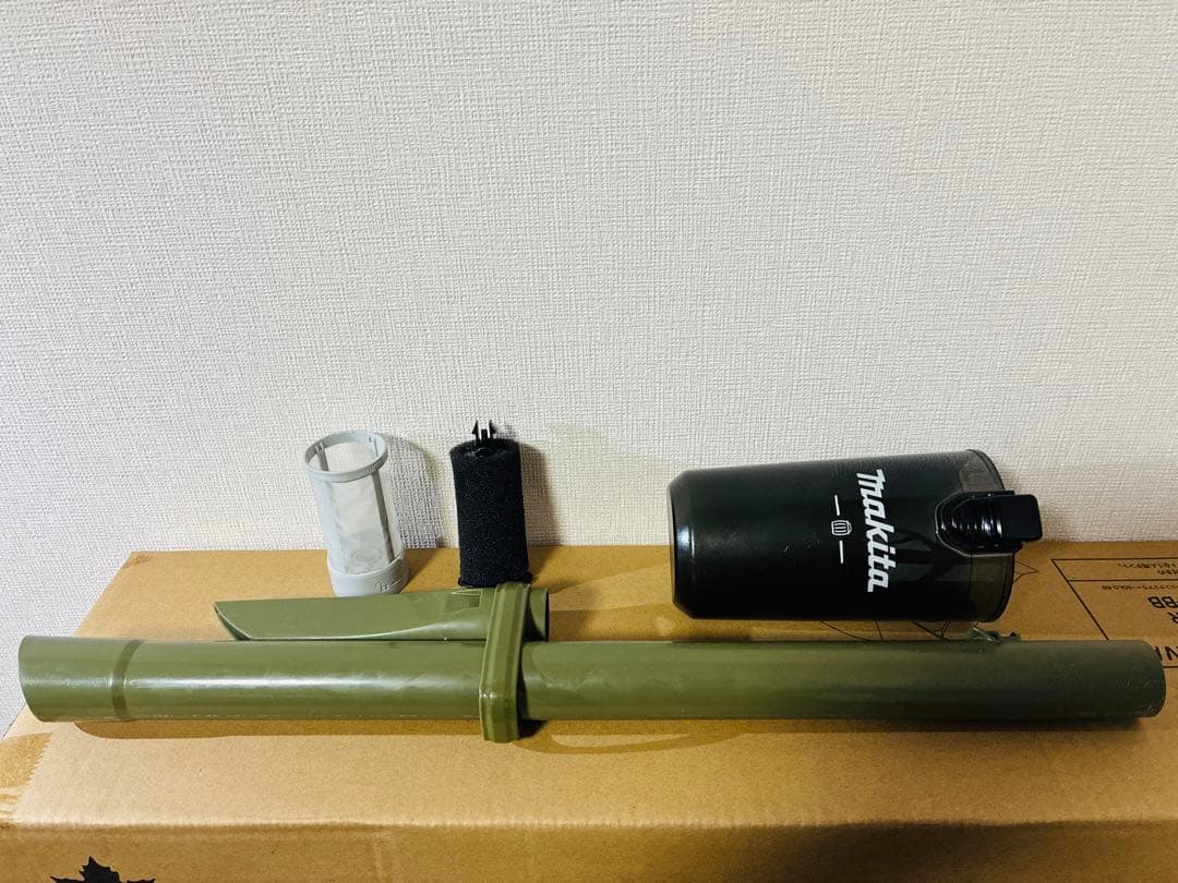 Makita 掃除機40V CL003G サイクロン一体式　専用ケース付