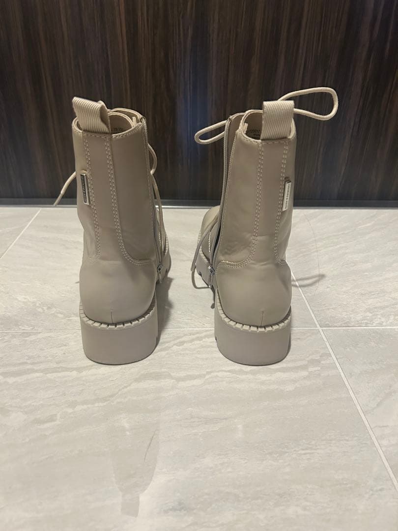 CHARLES & KEITH リッジッドソール レースアップコンバットブーツ
