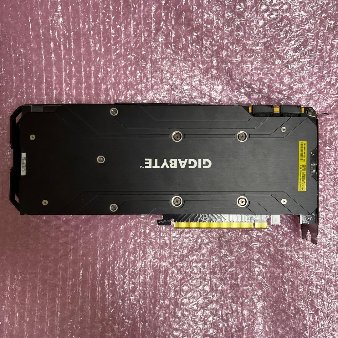 GIGABYTE GV-N1070G1 GAMING-8GD 本体