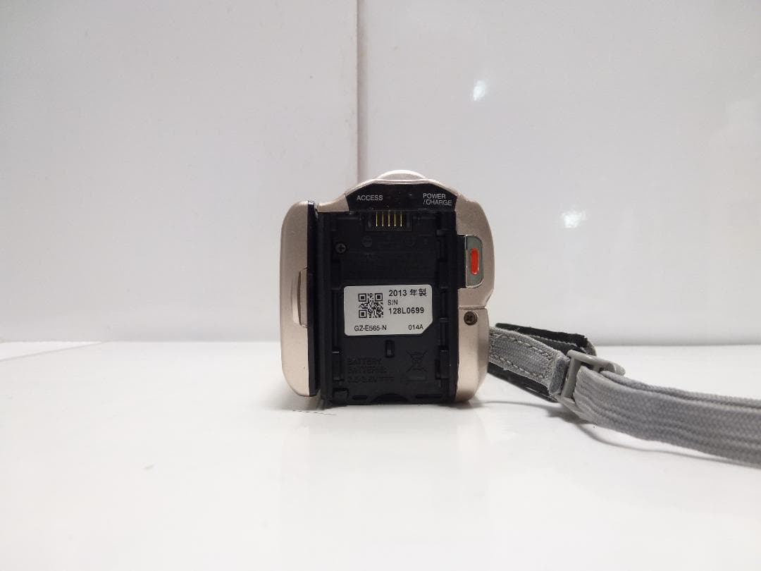大人気 動作品　ビクター　JVC Everio GZ-E565-N ビデオカメラ