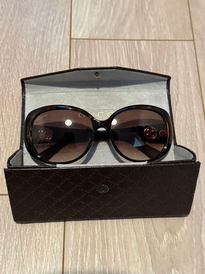 ニコニコGUCCIブラウン ラウンド型サングラス ケース付き