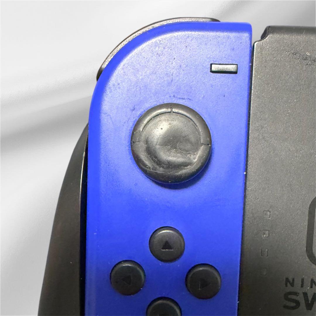 NintendoSwitch本体 SDカード入り＋周辺機器 (充電コード除く)