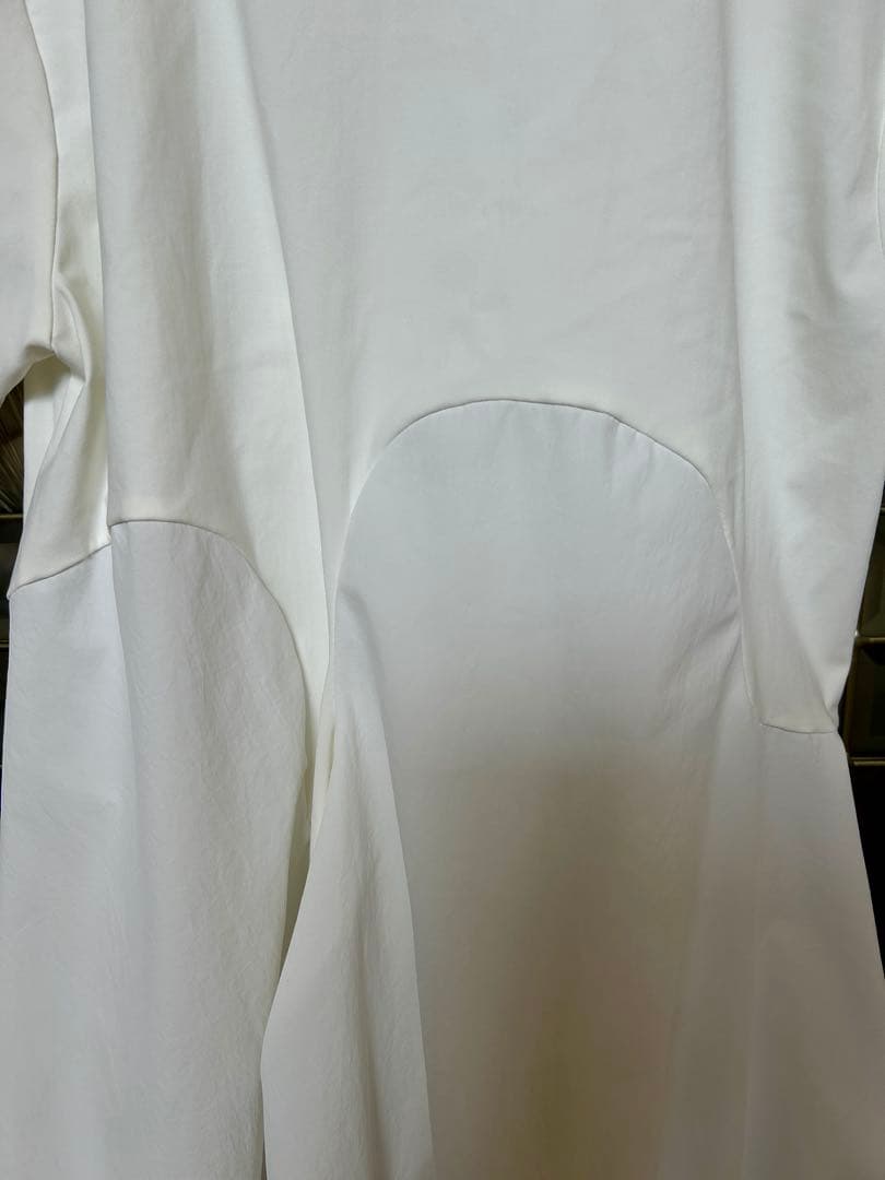 un3d. ウェーブカットソーTシャツ　白