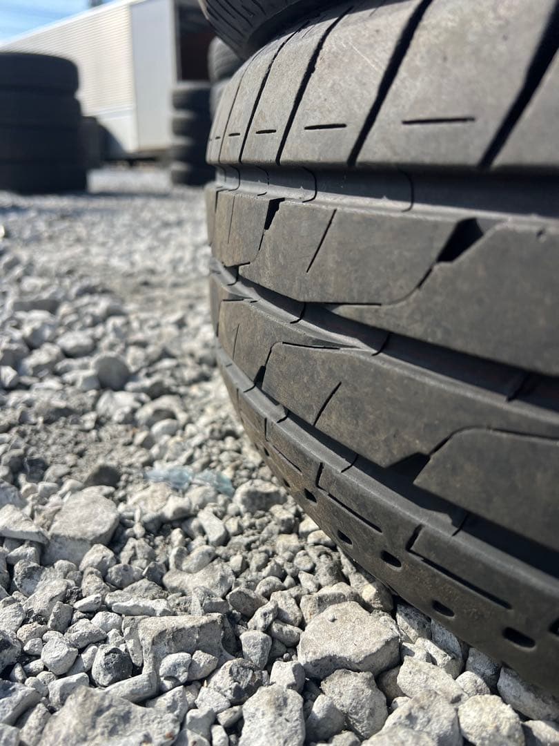 ブリヂストン　ルフト　rv2 215/60r17 24年製　極上　超バリ山
