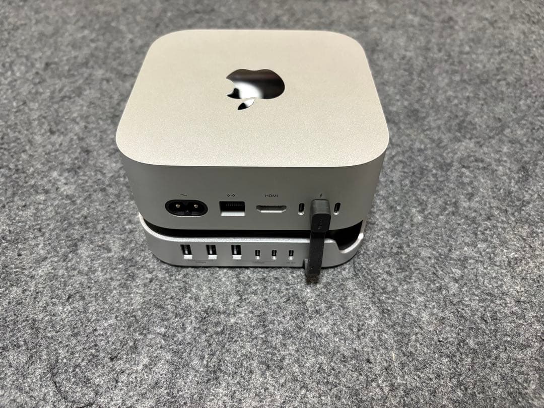 Mac Mini M4 + ドッキングステーション+ ワイヤレスキーボード