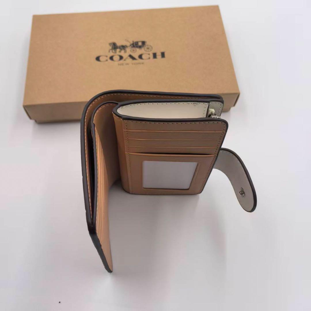 新品・未使用COACH チェリー柄 二つ折り財布