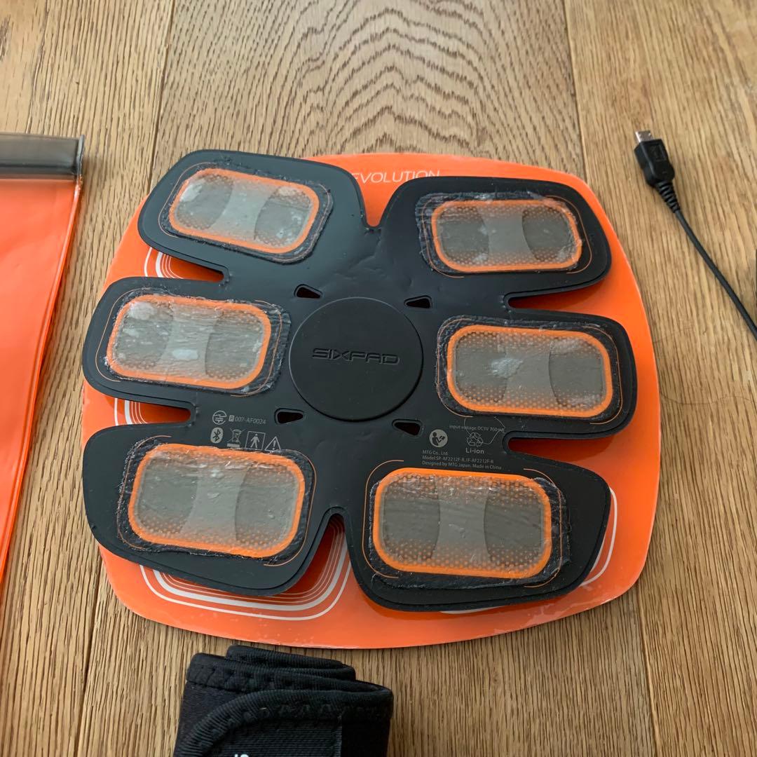 SIXPAD Body Revolution EMSトレーニング機器