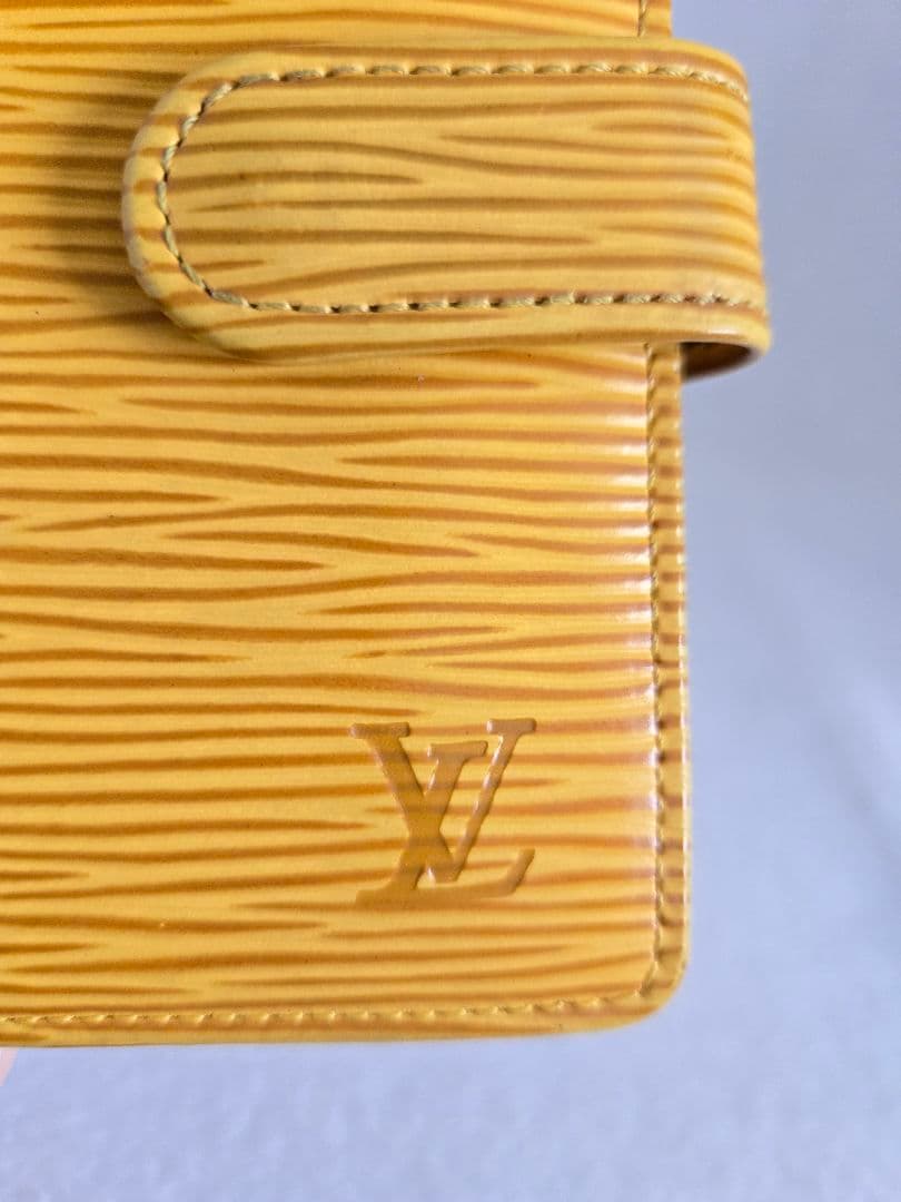 ♡LOUIS VUITTON ルイヴィトン エピ 二つ折り財布 コンパクト♡
