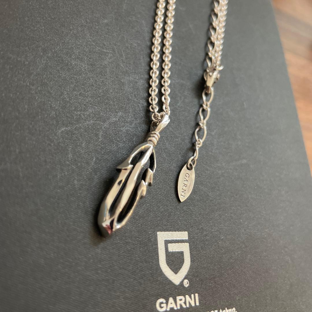 GARNI ガルニ フェザー シルバーネックレス
