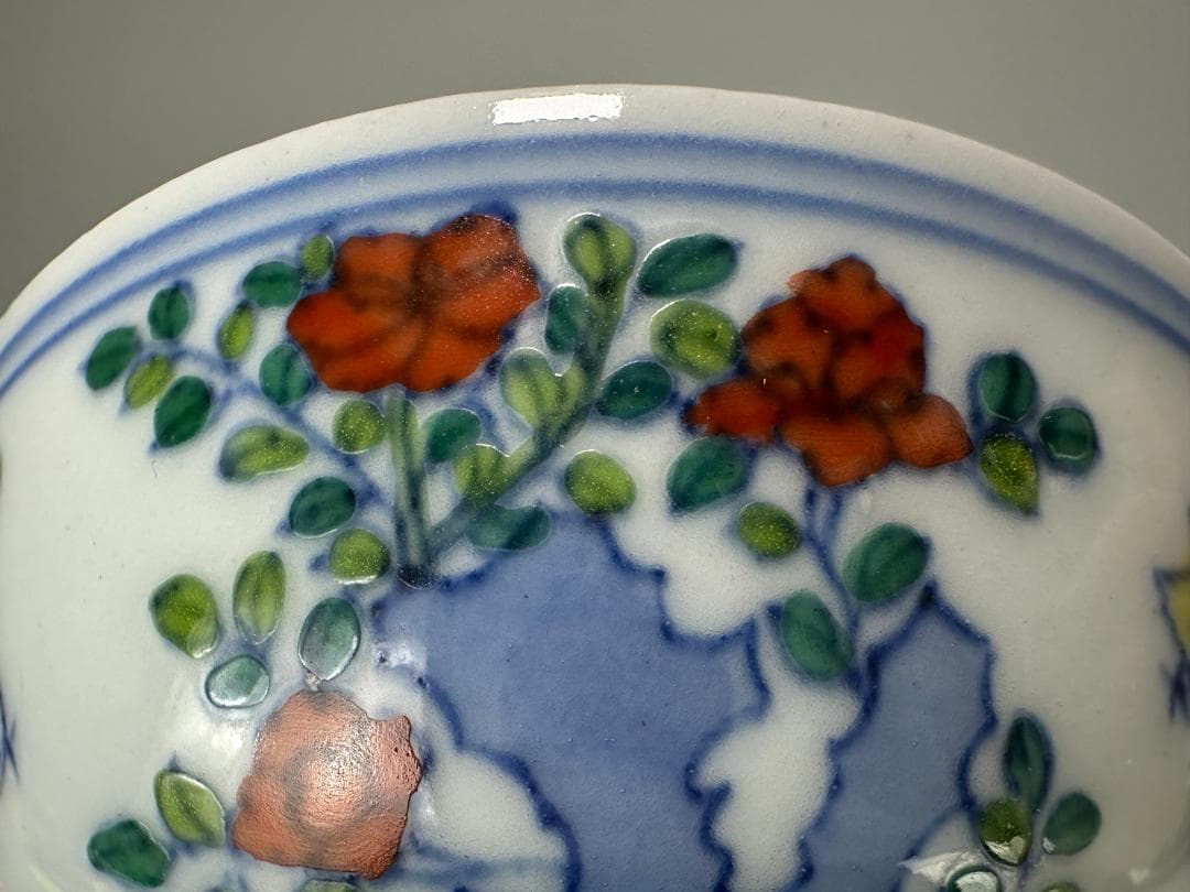 景徳鎮製　豆彩鶏文杯　盃　斗彩