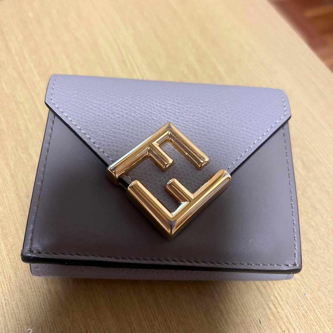 FENDI 三つ折り財布