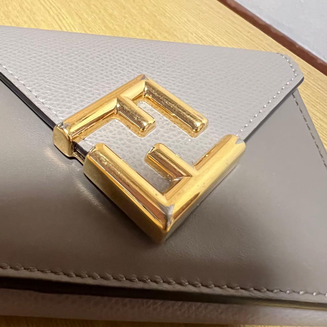 FENDI 三つ折り財布