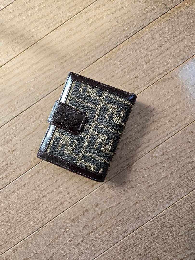 FENDI の二つ折り財布 ブラウン キャンバス レザー