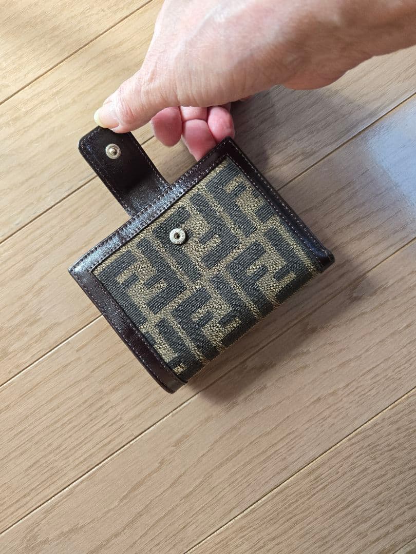 FENDI の二つ折り財布 ブラウン キャンバス レザー