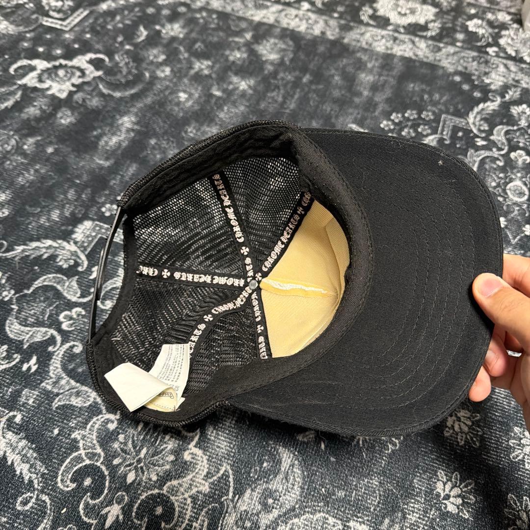 お*し様 CHROME HEARTS トラッカーキャップ ブラック/ホワイト