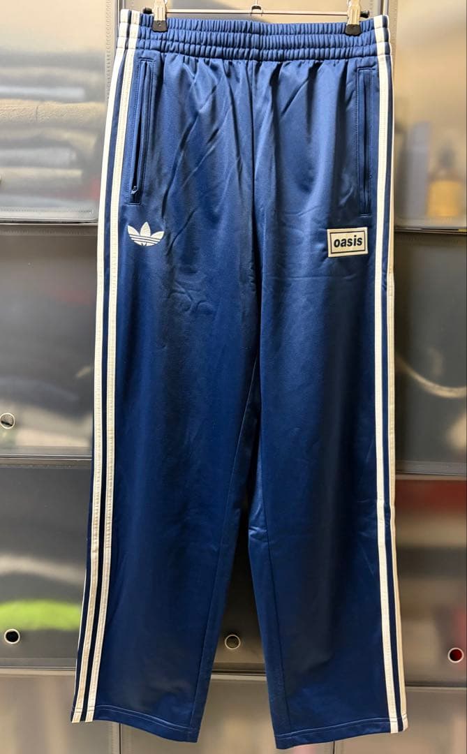 ADIDAS ORIGINALS × OASIS トラックパンツ