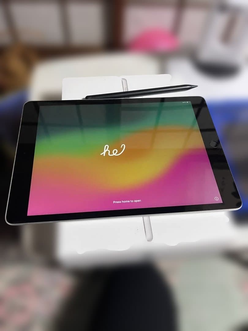 高*次様 【美品】iPad 第9世代　箱付き　スタンド、ケース、タッチペンなど付