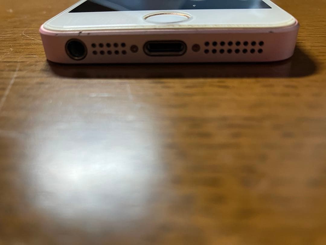 Apple iPhone SE (第一世代) SIM フリー　ローズゴールド