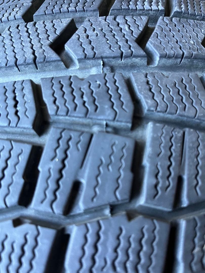 ① Oops　ヴェゼル　215/60R/16 ウィンターマックス02