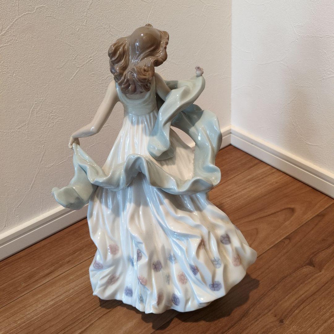 ★本当にラスト値下げ★リヤドロ　LLADRO　夏のセレナーデ　置物　ドレス