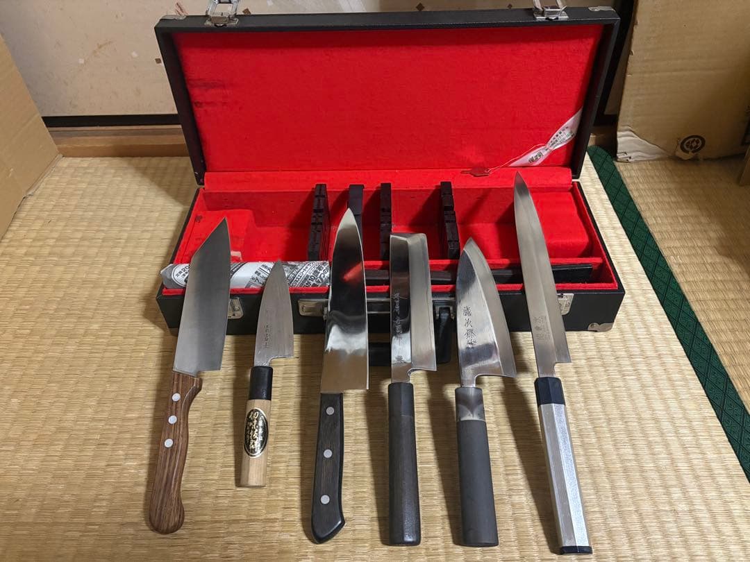 包丁セット 6本組　半鏡面仕立　 鍵付き包丁ケース 全鞘付きで単体持ち運び安全