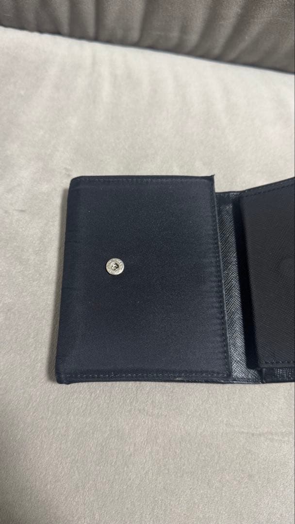 PRADA プラダ ナイロン レザー 三角ロゴ トライアングル 三つ折り財布