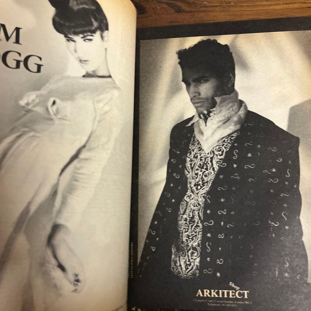 i-D Magazine N°32 Dec 1985 Jan 1986