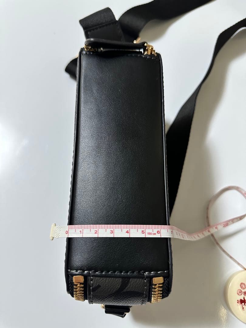 GUESS ミニ クロスボディバッグ レディース