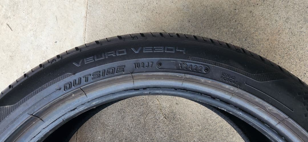 送料込み！DUNLOP ビューロVE304 225/45R18 4本セット