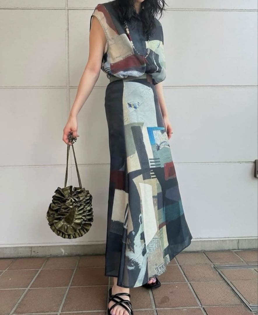 おすす様 新品タグ付きART COLLAGE PRINT SHEER SKIRT