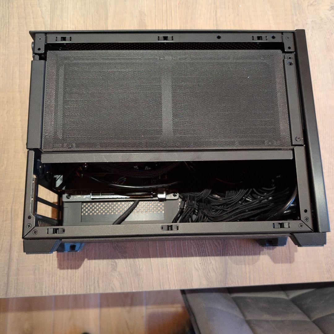 ジャンク　NCASE M1 ミニタワーケース 7950x