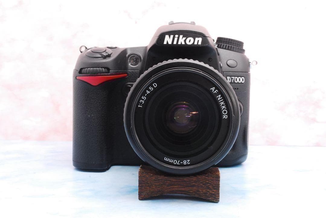 ニコン D7000◎一眼レフカメラ◎高速連写◎デビュー向け◎根強い人気機種！