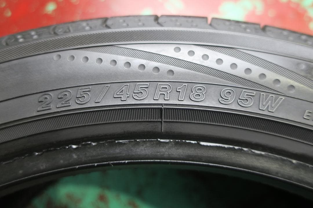 極上山 21~22年製 225/45R18 ヨコハマ ブルーアース RV-02