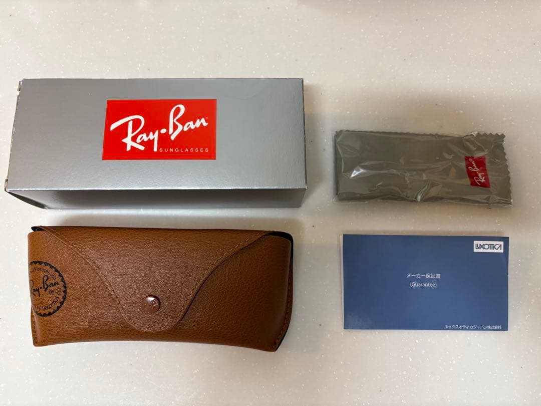 タイムセール！ラスト1本！RayBan レイバン　RB4258F ライトカラー